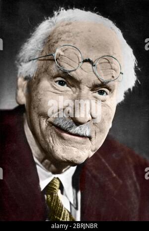 Portrait du psychanaliste suisse Carl Gustav Jung (1875 - 1961) vers 1960 (Portrait du psychiatre et psychothérapeute suisses qui a fondé l'analyse p Banque D'Images