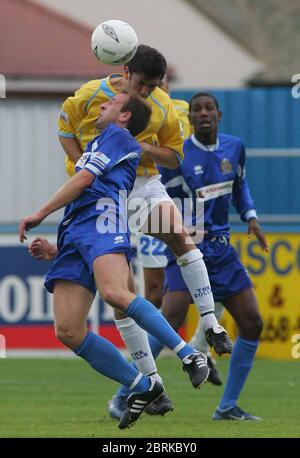 CANVEY ISLAND, Royaume-Uni 30 AOÛT : BEN CHENERYof Canvey BAT SUGDENof Halifax Town pendant la division nord de la Ligue isthmienne entre Canvey Island et Hal Banque D'Images