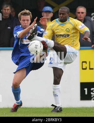 CANVEY ISLAND, Royaume-Uni AOÛT 30 : MATTHEW JOSEPH de Canvey BAT MICHAEL SENIOR de Halifax Town pendant la division nord de la Ligue isthmienne entre Canvey Islan Banque D'Images