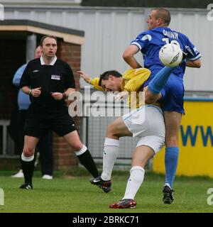 CANVEY ISLAND, Royaume-Uni 30 AOÛT : NEIL GREGORY de Canvey BAT ADAM QUINN de Halifax Town pendant la division nord de la Ligue isthmienne entre Canvey Island agai Banque D'Images