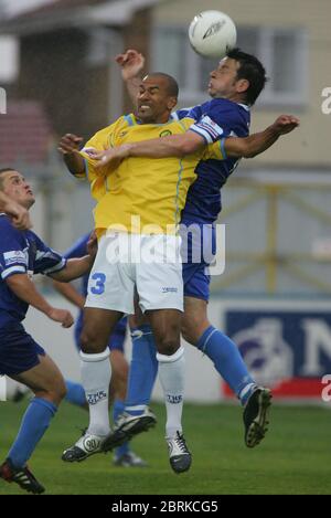 CANVEY ISLAND, Royaume-Uni AOÛT 30 : JUNIOR MCDOUGALDof Canvey BAT ADAM QUINN de Halifax Town pendant la division nord de la Ligue isthmienne entre Canvey Island A. Banque D'Images