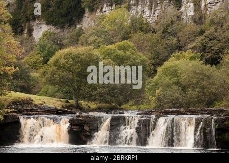 Wain WATH Force Waterfall dans le Yorkshire Dales, Royaume-Uni Banque D'Images