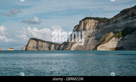 Cap Drastis à l'île de Corfou en Grèce. Cape Drastis est un paysage naturel préservé et sauvage du cap, sur la belle île Ionienne. Banque D'Images