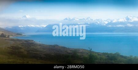 Les Alpes du Sud du lac Pukaki près du village de Mt Cook, Île du Sud, Nouvelle-Zélande Banque D'Images