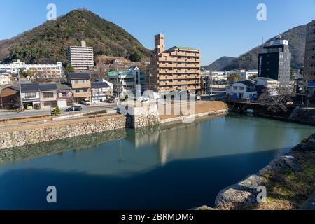 Ruines du château de Mihara, également connu sous le nom de château d'Ukishiro, situé dans la ville de Mihara, préfecture d'Hiroshima. Préfecture d'Hiroshima, Japon Banque D'Images