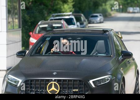 Manchester, Royaume-Uni. 21 mai 2020. Marcus Rashford, de Manchester United, arrive au terrain d'entraînement Carrington du club pour un entraînement socialement distancé à Manchester, en Grande-Bretagne, le 21 mai 2020. Les clubs de la Premier League ont été autorisés à commencer l'entraînement en petit groupe mardi après la suspension de la ligue de football de haut vol en Angleterre le 13 mars en raison de l'épidémie de COVID-19. Crédit : Jon Super/Xinhua/Alay Live News Banque D'Images