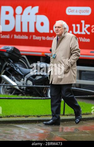 Sir Edward Lister, conseiller stratégique en chef du Premier ministre Boris Johnson, marche pour entrer au No 10. Banque D'Images
