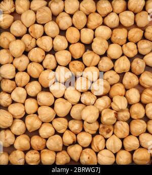 Noisette rôtie biologique. Pour la texture ou l'arrière-plan. Banque D'Images