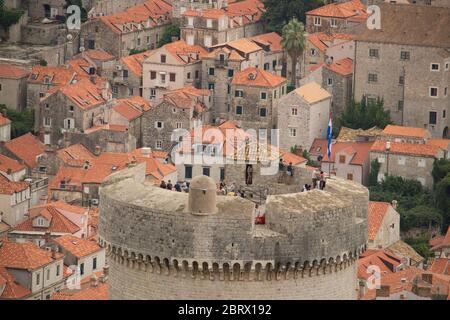 Dubrovnik est une ville sur la mer Adriatique dans le sud de la Croatie. C'est l'une des destinations touristiques les plus importantes de la Méditerranée. Banque D'Images