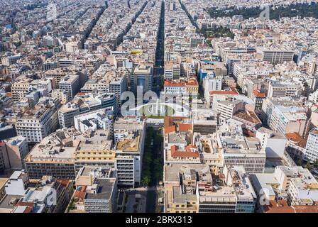 Vue aérienne de la célèbre place ronde d'Omonia, Attica, Grèce Banque D'Images