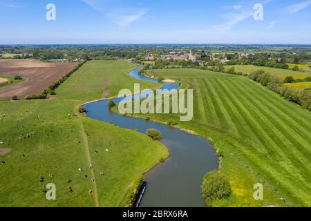 Vue aérienne de la Tamise près de source, Lechlade, Angleterre Banque D'Images