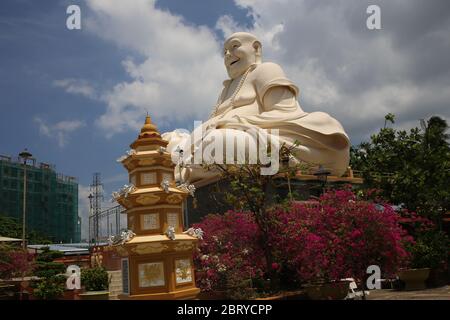 Statue de Bouddha géant au Vietnam Banque D'Images