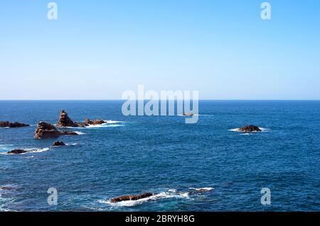 Belle vue sur la mer sur le nord de Tenerife, Benijo, Espagne Banque D'Images