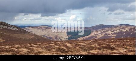 Vue panoramique en hiver des collines de cheviot dans le parc national de Northumberland, prise de la colline de Scald sur les pentes du Cheviot Banque D'Images