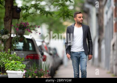 Brussel Sint Gillis, Belgique. 22 mai 2020. BRUXELLES, 22-05-2020. Portrait sociologue Jaron Harabam. Portret socioloog Jaron Harabam crédit: Pro Shots/Alamy Live News Banque D'Images