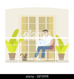 Jeune homme en vêtements décontractés travaillant à la maison en journée avec ordinateur portable sur balcon avec balustrade, porte, rideau, oreiller, plante, chat et oiseaux en f Illustration de Vecteur