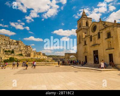 Vue sur l'église San Pietro Caveoso de Matera, Italie Banque D'Images