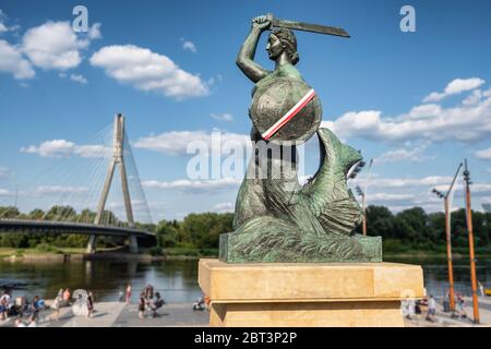 La Sirène de Varsovie a appelé Syrenka sur la rive de la Vistule à Varsovie Banque D'Images