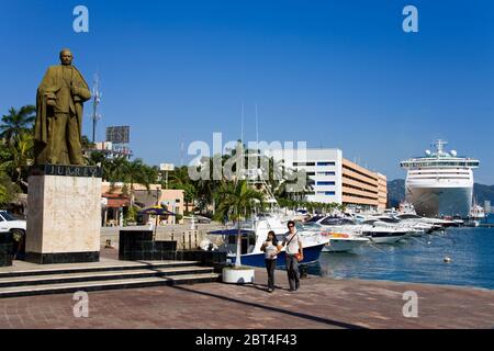 Statue de Benito Juarez sur le Malecon, Acapulco Ville, État de Guerrero, au Mexique, en Amérique du Nord Banque D'Images