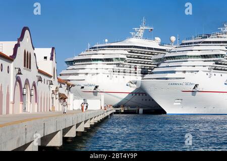 Bateaux de croisière à Puerta Maya sur l'île de Cozumel, Quintana Roo, Mexique Banque D'Images