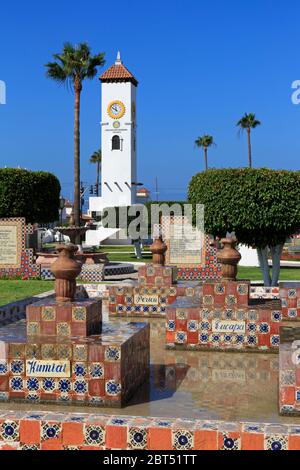 Tour de l'horloge, Riviera Centre Culturel de Ensenada, Baja California, Mexique Banque D'Images