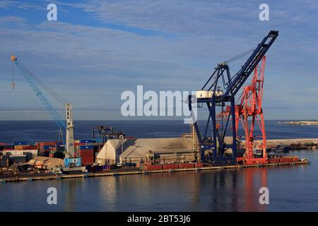 Port de conteneurs, Ensenada, Basse-Californie, Mexique Banque D'Images