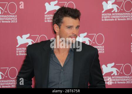 VENISE, ITALIE - 01 SEPTEMBRE : Tom Welling participe à la photocall 'Parkland' lors du 70e Festival du film de Venise le 1er septembre 2013 à Venise, Italie Banque D'Images