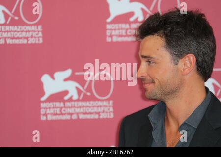 VENISE, ITALIE - 01 SEPTEMBRE : Tom Welling participe à la photocall 'Parkland' lors du 70e Festival du film de Venise le 1er septembre 2013 à Venise, Italie Banque D'Images