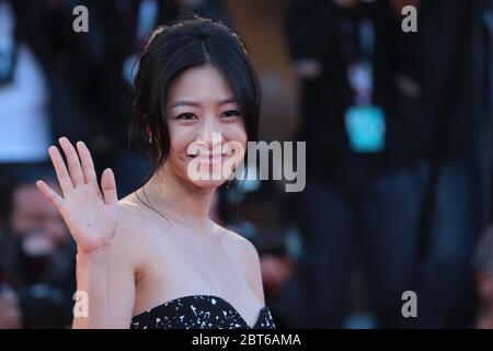 VENISE, ITALIE - SEPTEMBRE 03 : Lee Eun-Woo participe à la première "sous la peau" lors du 70e Festival du film de Venise le 3 septembre 2013 à Venise Banque D'Images