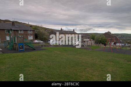 L'aire de jeux pour enfants de Mount Road, Marsden, a été fermée en raison du coronavirus (COVID-19). Banque D'Images