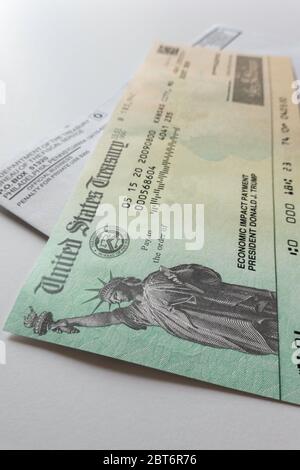 Impact économique tous les citoyens américains admissibles ont reçu des chèques de paiement, États-Unis d'Amérique, 2020 Banque D'Images