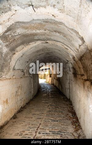 Le tunnel de la guerre froide sous la forteresse de Gjirokastra Banque D'Images