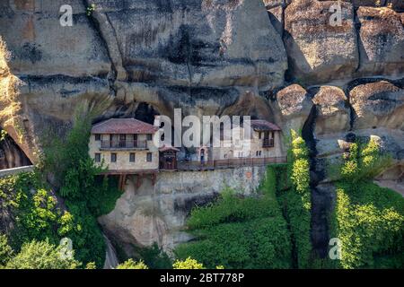 Le monastère d'Ypapapaanti est l'un des monastères moins connus de la région de Meteora. Il est construit dans une falaise et pas facile à atteindre. Banque D'Images