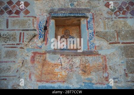 Fresques à l'intérieur de l'ancienne église d'AG. Métamorphose Sotiras en Nomitsi, Mani Grèce Banque D'Images