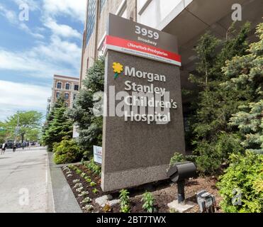 Panneau d'identification à l'extérieur de l'hôpital pour enfants Morgan Stanley, qui fait partie du centre médical de l'Université presbytérienne de New York à Washington Heights Banque D'Images