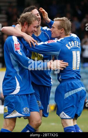 LONDRES, Royaume-Uni MARS 29: Scott Rendell, de Peterborough, célèbre le pointage pendant la Coca Cola League Two entre Peterborough United et Lincoln City à Lo Banque D'Images