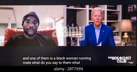 Wilmington, Delaware, États-Unis. 23 mai 2020. Capture d'écran d'une vidéo en sous-titrage d'hier du vice-président JOE BIDEN interviewé par CHARLAMAGNE THA GOD sur 'The Breakfast Club.' Vers la fin de l'entrevue, en réponse à Charlamagne qui lui a dit qu'il avait d'autres questions, M. Biden a dit : « ». Si vous avez un problème pour déterminer si vous êtes pour moi ou pour Trump, alors vous n'avez pas de noir. » Biden s'est ensuite excusé lors d'un appel téléphonique subséquent avec les États-Unis Black Chambers, Inc, en disant: ''Je n'aurais pas dû être un si sage. Je n'aurais pas dû être aussi cavalier.(image de crédit : © Brian C Banque D'Images