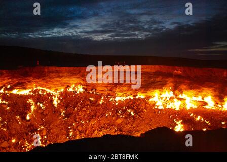 Cratère à gaz Darvaza, Turkménistan, Asie centrale Banque D'Images