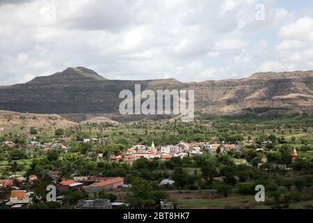 Beau paysage, village entouré de verdure montagne, Indian Village Scene, vie, rural, Tribal, vibrant Sky Scenes, (photo © Saji Maramon) Banque D'Images