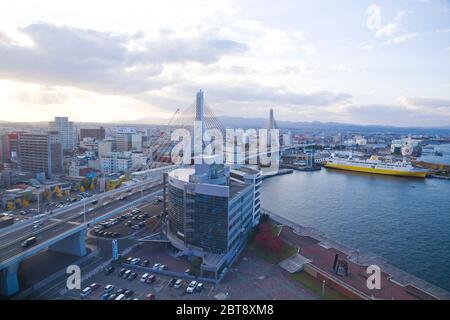 Horizon de la ville d'Aomori et de la baie d'Aomori, préfecture d'Aomori, Tohoku, Japon. Banque D'Images