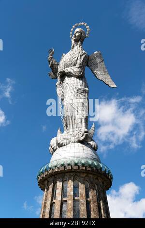 Loma El Panecillo, Virgen del Panecillo, une grande statue en aluminium de la Vierge Marie à Quito Banque D'Images