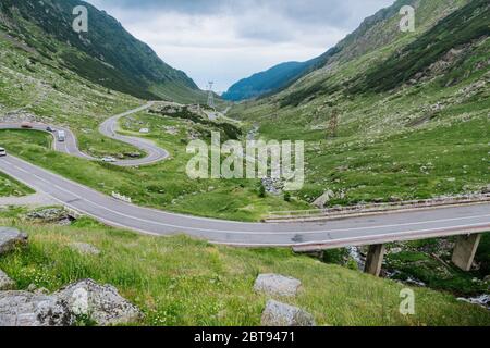 Fragment d'une route de haute altitude dans les montagnes.emplacement:Transfagarasan, Roumanie Banque D'Images