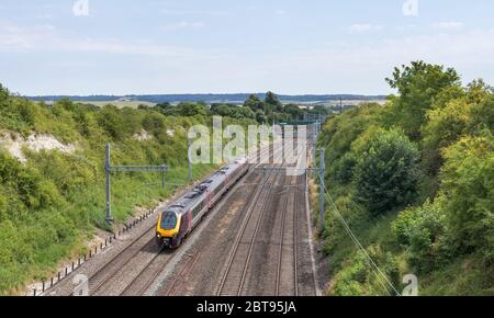 CrossCountry trains classe 220 diesel train passant Cholsey sur la grande ligne principale ouest de 4 pistes Banque D'Images