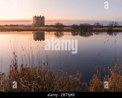 Château de Treave au crépuscule en automne, près du château Douglas, Dumfries & Galloway, Écosse Banque D'Images