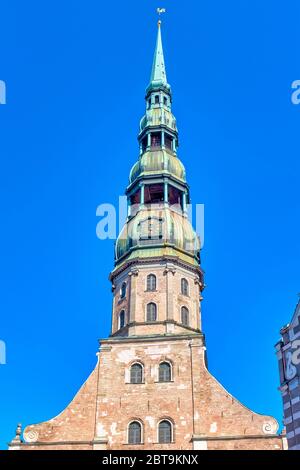 Clocher de l'église Saint-Pierre, Riga, Lettonie Banque D'Images