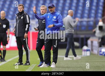 Schalke, Allemagne. 24 mai 2020. Firo 05/24/2020 1.Bundesliga, saison 19/20 2019/2020 27. matchday: FC Schalke 04 - FC Augsburg Gesture - coach David Wagner | usage dans le monde crédit: dpa/Alay Live News Banque D'Images