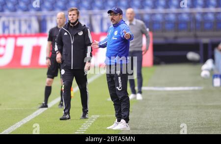 Schalke, Allemagne. 24 mai 2020. Firo 24.05.2020 1.Bundesliga, saison 19/20 2019/2020 27. matchday: FC Schalke 04 - FC Augsburg Gesture - entraîneur David Wagner. | utilisation dans le monde crédit : dpa/Alay Live News Banque D'Images