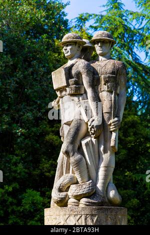 24e East Surrey Division World War I Memorial par Eric Kennington à Battersea Park, Londres, Royaume-Uni Banque D'Images