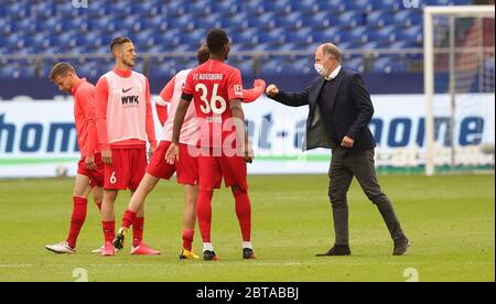 Schalke, Allemagne. 24 mai 2020. 24.05.2020 1.Bundesliga, saison 19/20 2019/2020 27. matchday: FC Schalke 04 - FC Augsburg Stefan Reuter, After Game end | usage Worldwide Credit: dpa/Alay Live News Banque D'Images