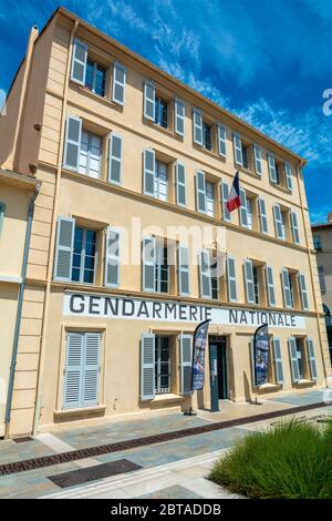 Saint-Tropez, France - 11 juin 2019 : Musée de la gendarmerie et cinéma de Saint-Tropez. Un des endroits les plus visités de la ville. Banque D'Images